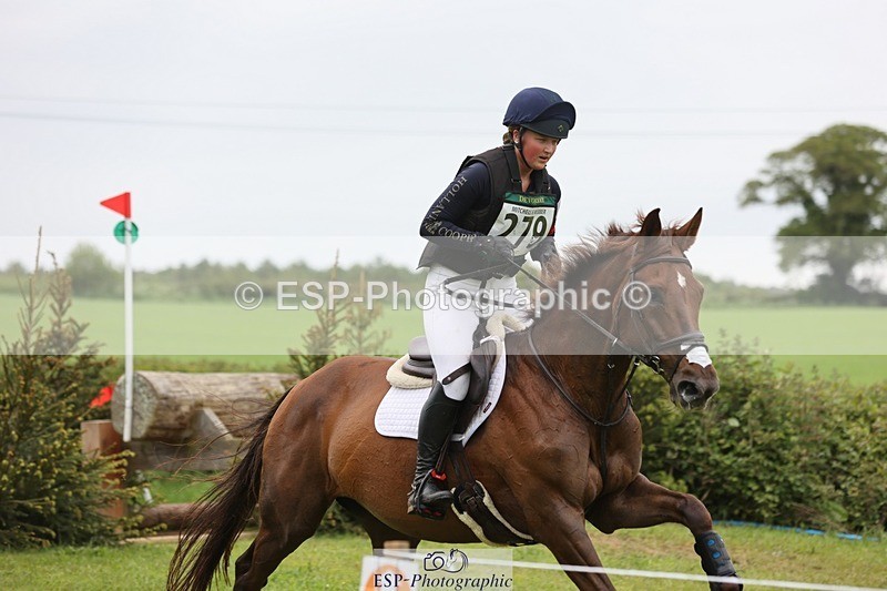 240525-170111-18202 - 279-MHF_LADY-Poppy_von_Maltzahn