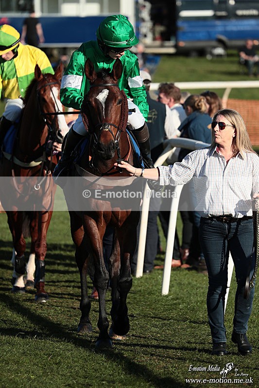 PtP 210326 1182 - VWH Cirencester Races 21/03/26