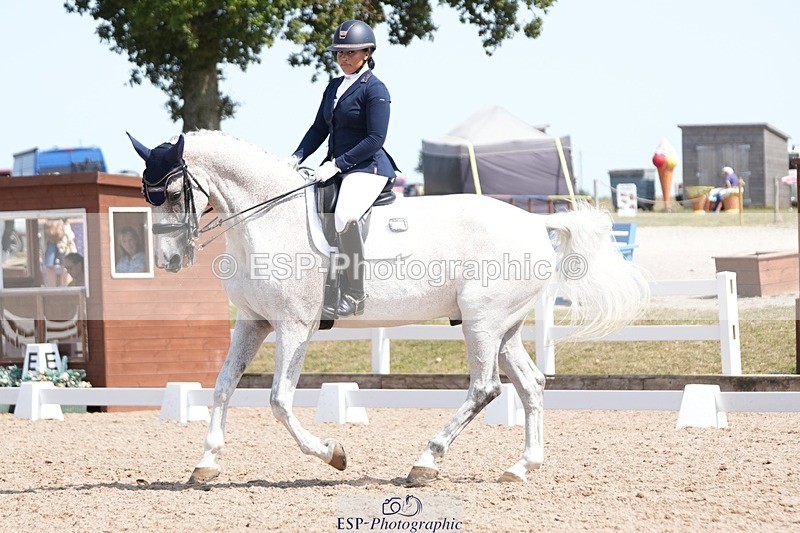 250817-125347-09194 - 156-Layla.Ambersley-BroadbentGalwaybay.Buddy