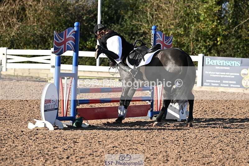 241026A-100948-00064 - SAT Cls 3 Pony Intro 70cm