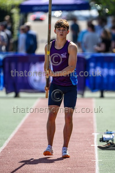 Age25SAT-926342 - Field Male