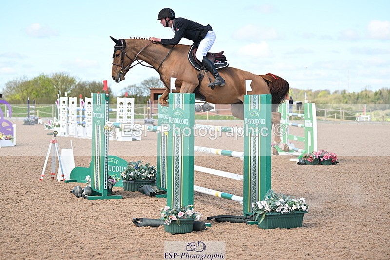 240418A-111034-02472 - Cls 5, 2 Star Medium Tour 1.35m