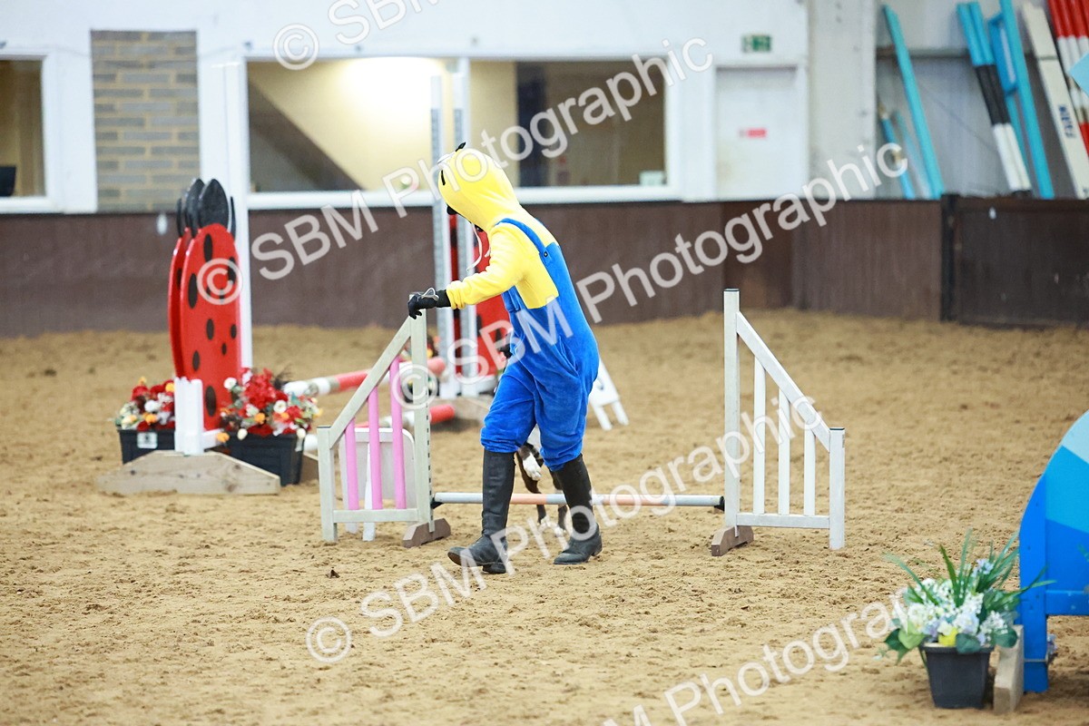 SBM_002237 - Class 3 - Horse & Hound (60cm)