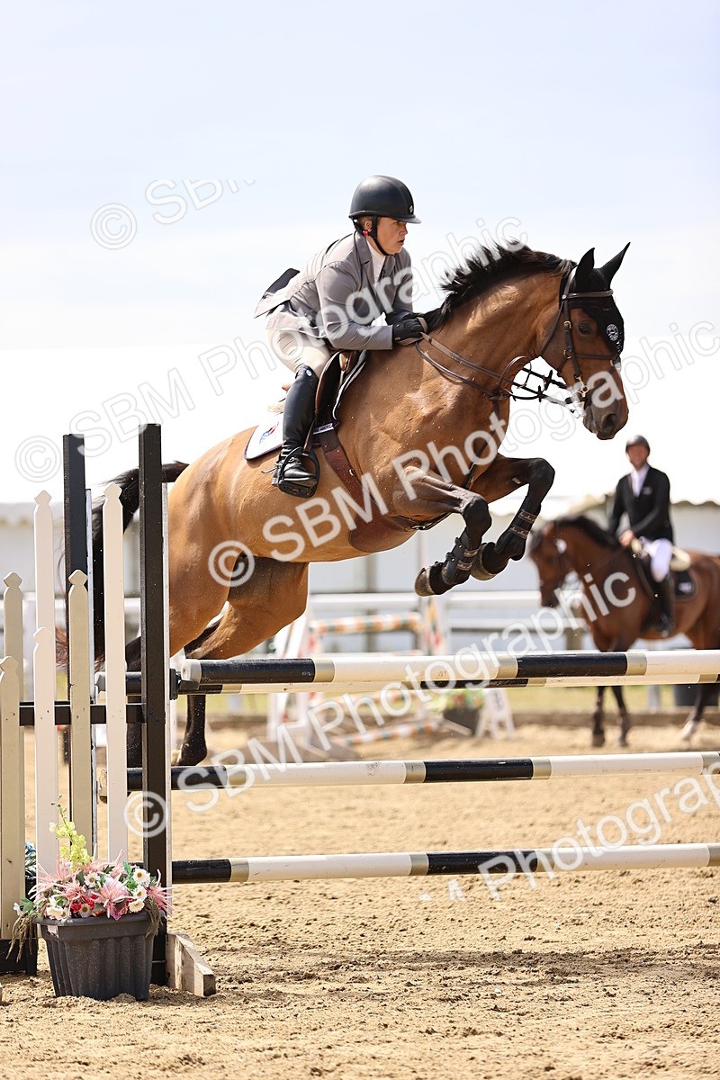 SBM_009929 - Class 8 - Senior Newcomers - 1.10  Open