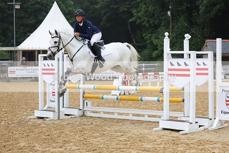 3E7A5303 - Class 4: Senior British Novice/90cm open