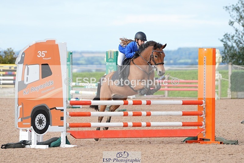 250921-100901-02113 - Cls 4 Pony British Novice and 80cm
