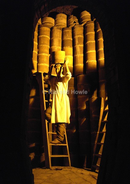 Biscuit Placer - Potteries Images