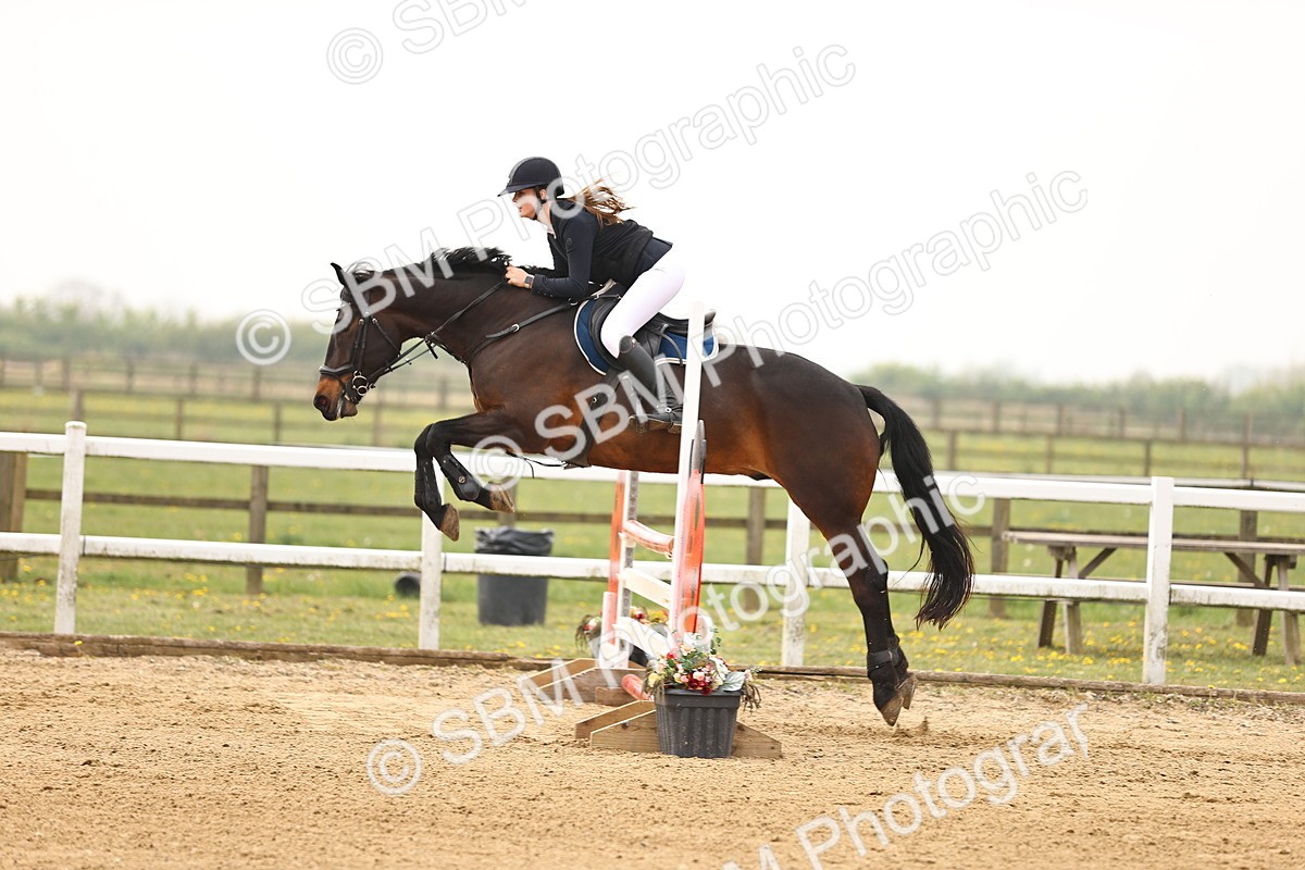  - Class 15 - Senior British novice - 90cm