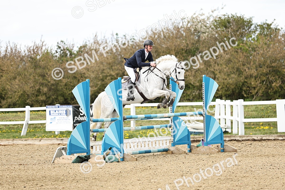 SBM_001319 - Class 4 - Senior Newcomers - 1.10m