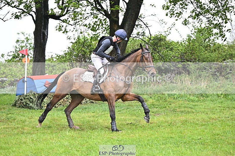 250418-123931-03062 - 025-Oliver.Thompson-HOLD.ME.TIGHT