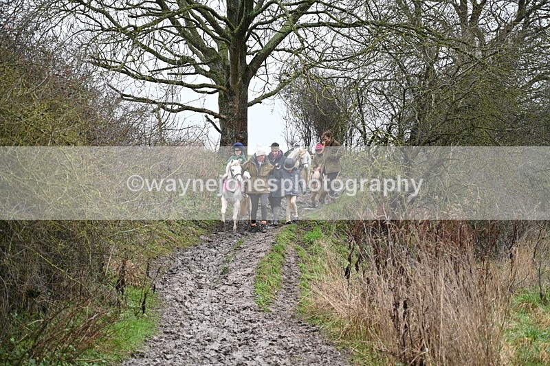 WJ7_9573 - Walk out..