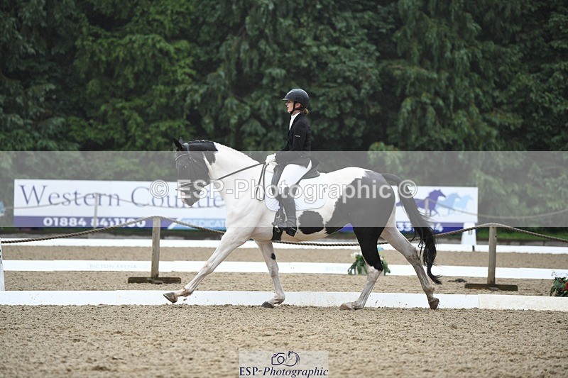 240720-113544-04350 - 123-Michelle_Wallis-Alvescot_Winning_Mood