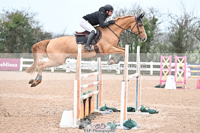 241206-135119-01012 - Cls 6 Foxhunter and 1.20m Open