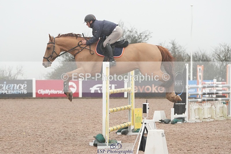 251207-120400-01957 - Cls 20 Snr Newcomers and 1.10m