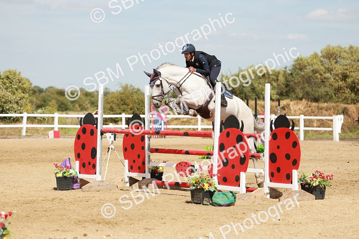 SBM_008029 - Class 4 - Senior Foxhunter - 1.20m Open