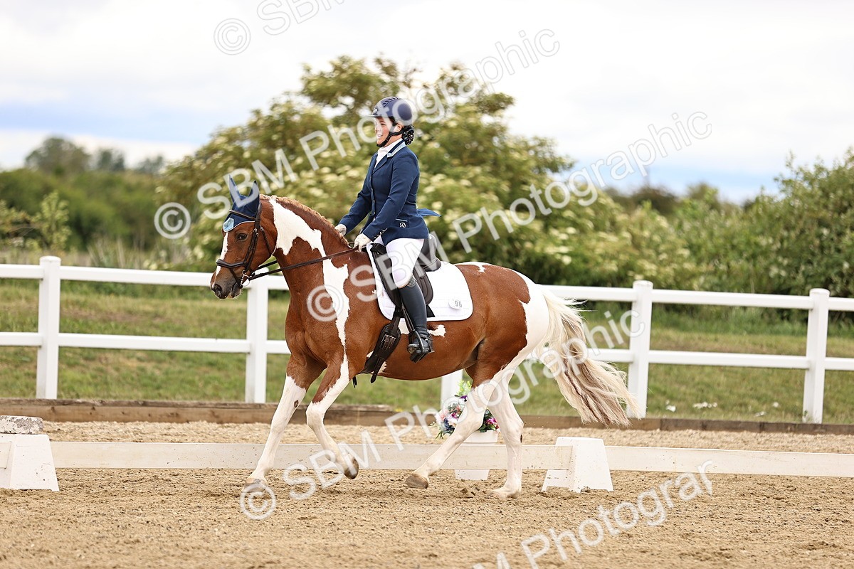 SBM_002842 - Class 2 - Novice 4 - 12.00-13.10