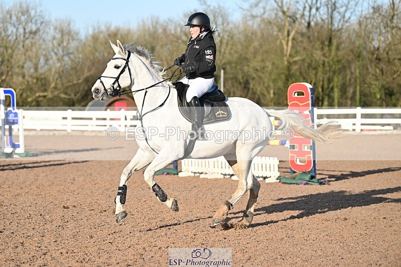 231210A-132525-02582 - Cls 20 Newcomers & 1.10m Open