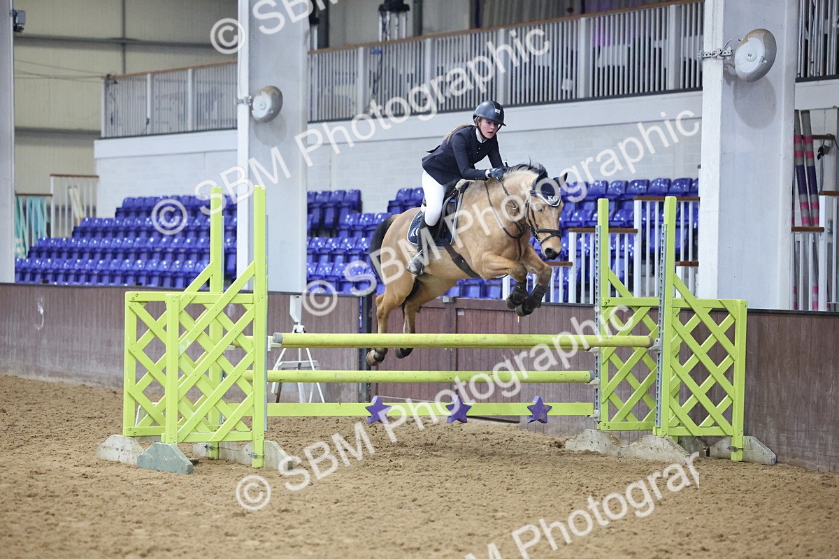 SBM_003253 - Class 11 - Blue Chip Pony Newcomers - 1.00m Open