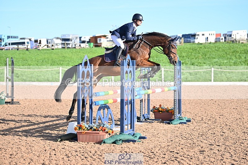 231015A-100922-07142 - Cls 28 Newcomers & 1.10m Open