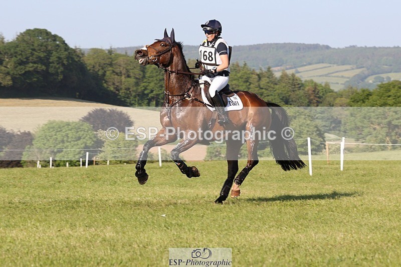 230527-180312-14560 - 168-PARKFIELD_ARTIE_BLOU-Laura_Collett-XC
