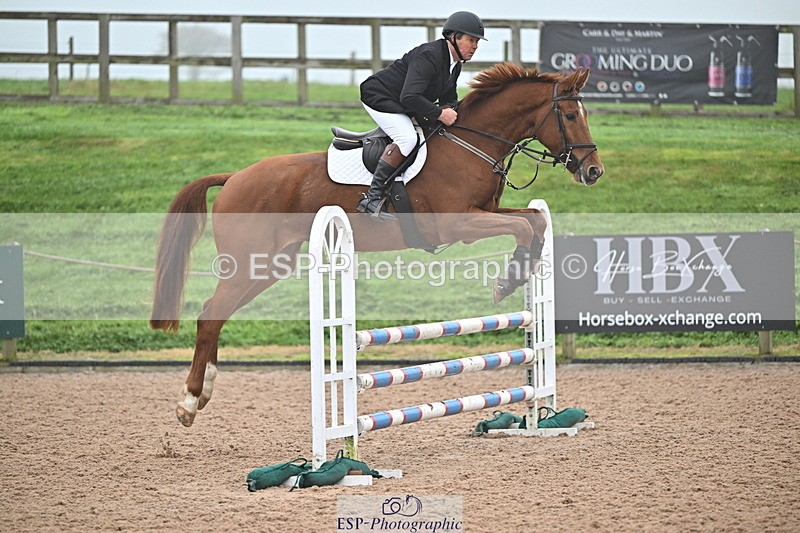 241103A-105256-06780 - SUN Cls 18 British Novice and 90cm Open