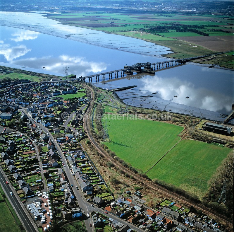 A00304B Village of Kincardine by the River Forth Fife in 2002 - Settlements, infrastructure and attractions