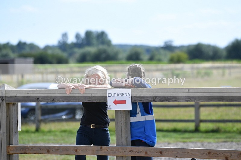 WJ5_5702 - Poles off the floor