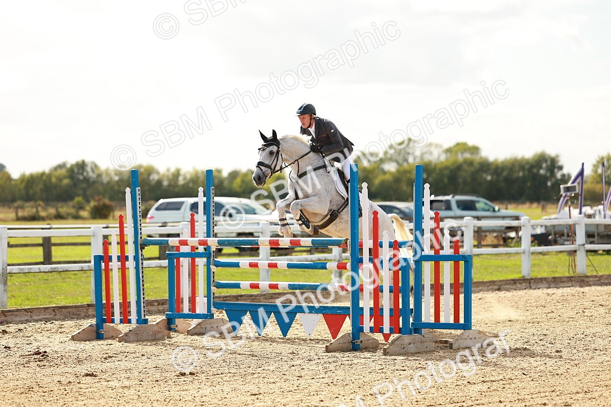 SBM_002048 - Class 5 - Senior Foxhunter - 1.20m