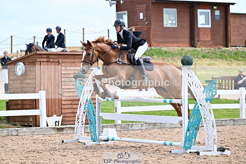 240605A-141946-00702 - Cls 4 Newcomers and 1.10m Open