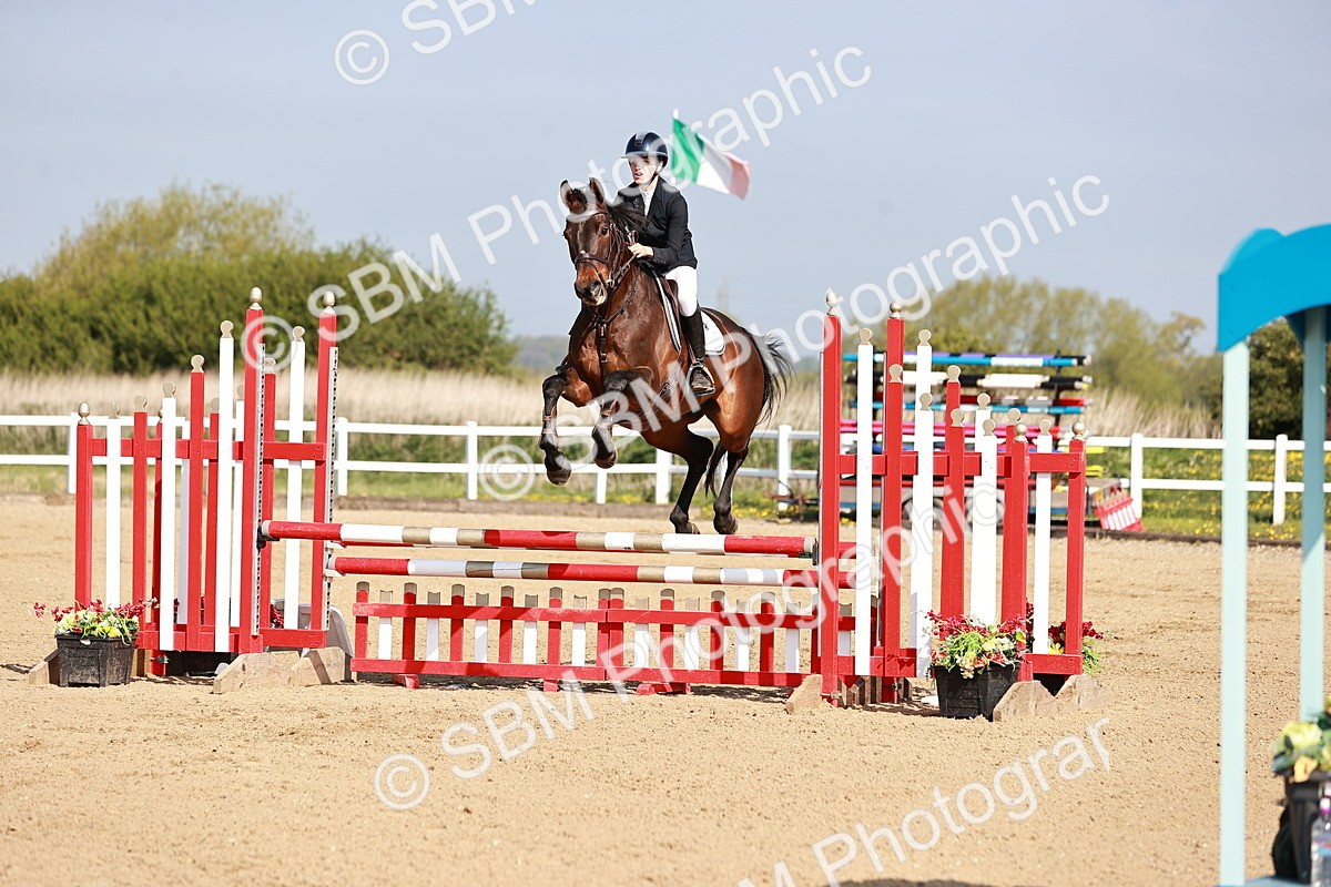  - Class 21 - Senior British Novice - 90cm