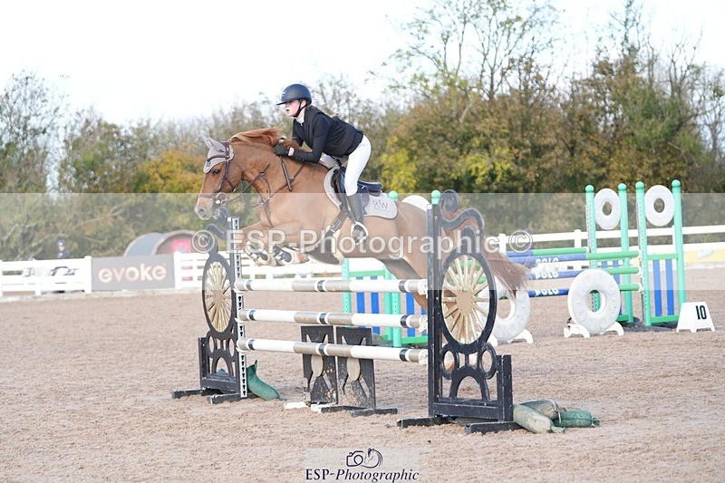 251025-142908-00632 - Cls 13 Pony Foxhunter and 1.10m