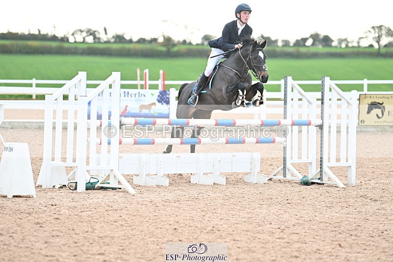 231119A-115634-05543 - Sun Cls 5 Newcomers & 1m Open