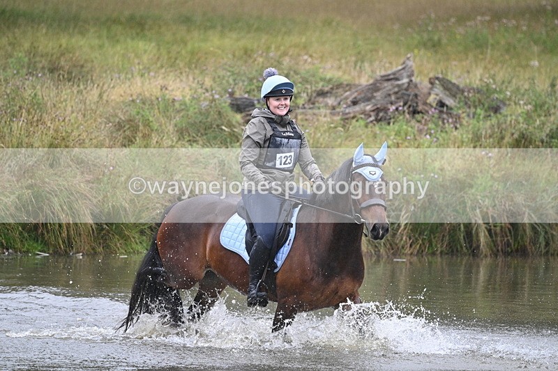 WJ7_9028 - Time at Water 11:53 to 12:23