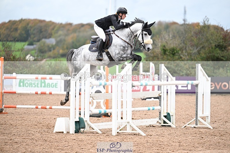 251022-142843-00662 - Cls 6 Snr Foxhunter 1.20m