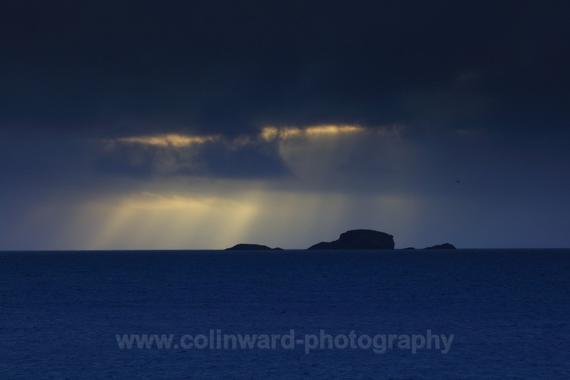 Crepuscular Rays and the Outer Hebrides    ref 1507 - Scotland