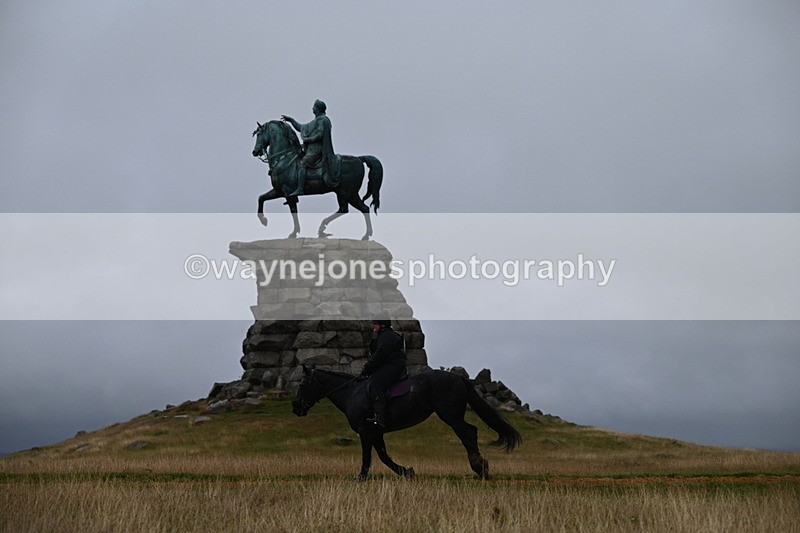 DSC_2114 - Time at Statue 12:13 to 12:32
