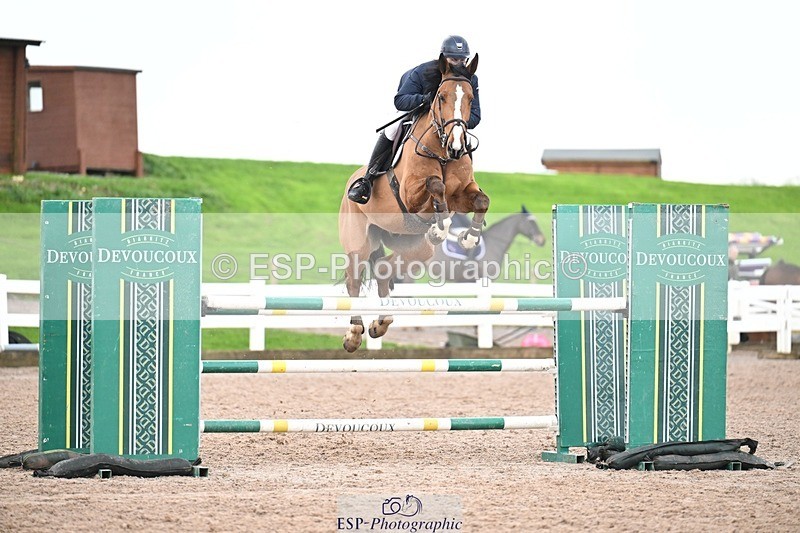 251206-132550-01094 - Cls 13 Snr Foxhunter and 1.20m