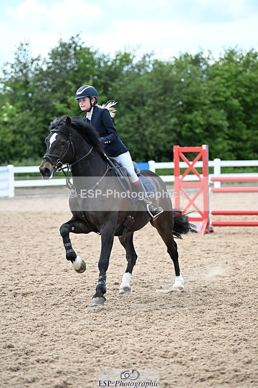 240608A-152703-01648 - Cls 11 Pony Newcomers and 1m Open