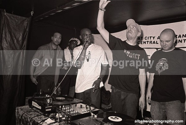 33 rodney-p skitz - Friends-&-Family @ the-roadhouse 12.02.05