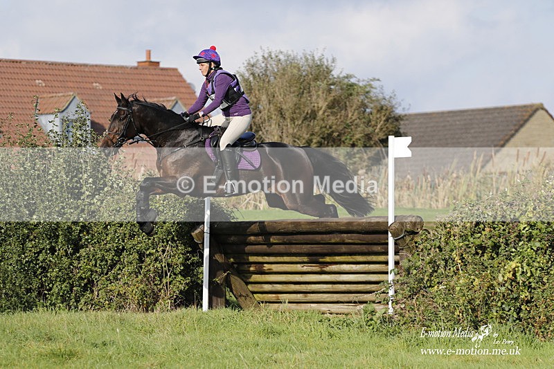  WWHT 171021 3897 - Open (1.00m)  17/10/21