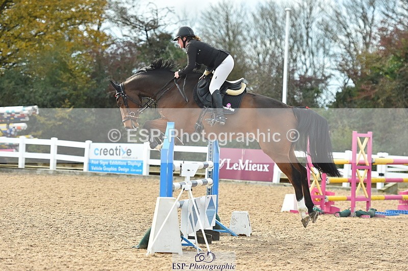 231111A-121202-01761 - Cls 12 Newcomers & 1.10m Open