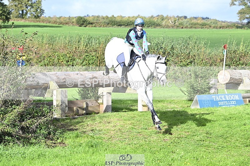 251024A-120658-08898 - B-109-Zoe.Davies