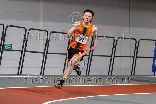 Age26SUN-918471 - Track Male Set One