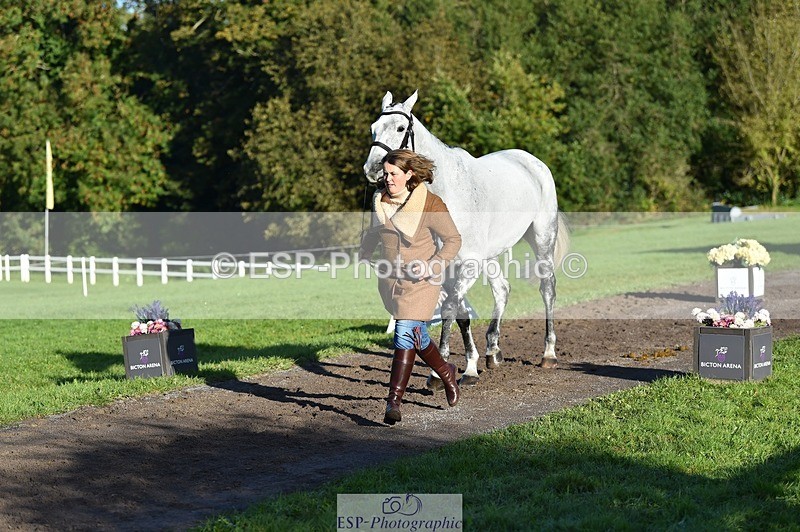 231022-095406-22099 - 630-ST.TROPEZ-Lizzie.Luxton-TrotUp+SJ