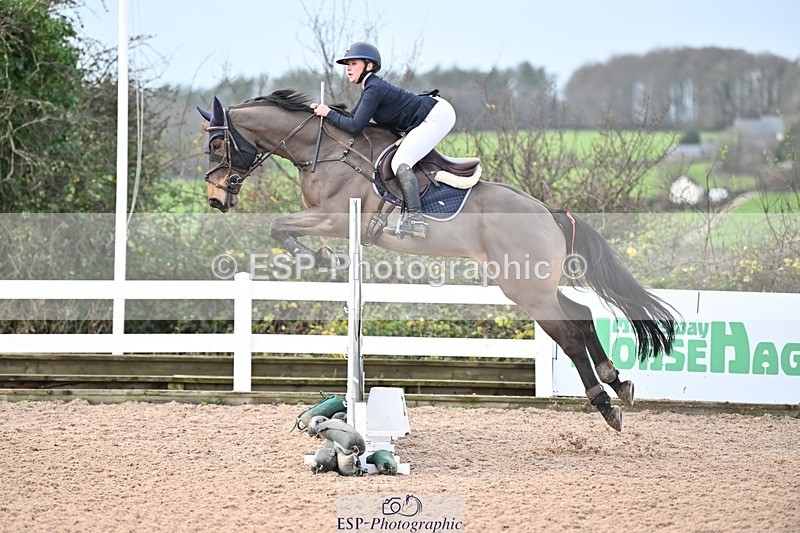 241206-130342-00895 - Cls 5 Newcomers and 1.10m Open