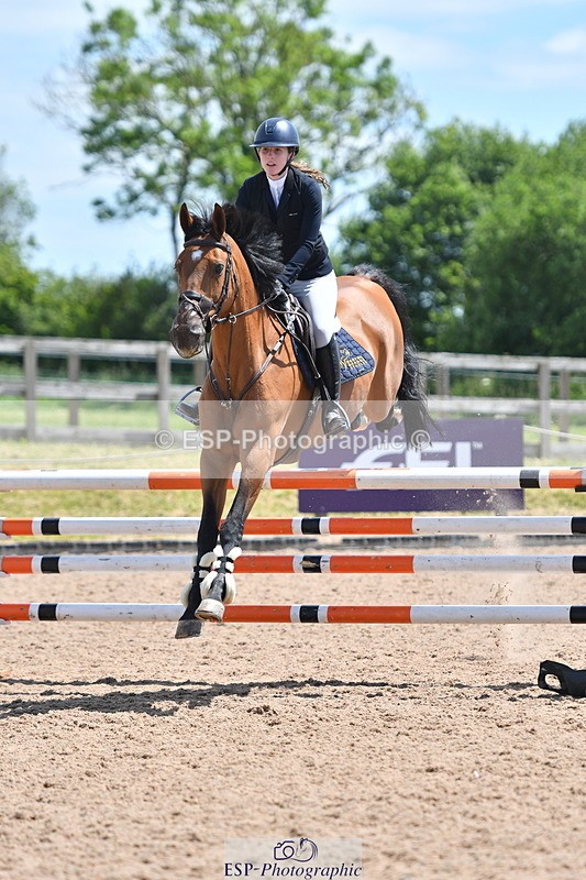 240609A-132420-05630 - Cls 18 Snr Newcomers and 1.10m Open