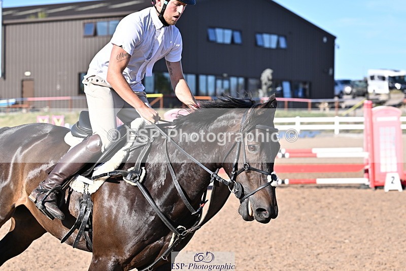 250708A-183530-00588 - 90cm Classes