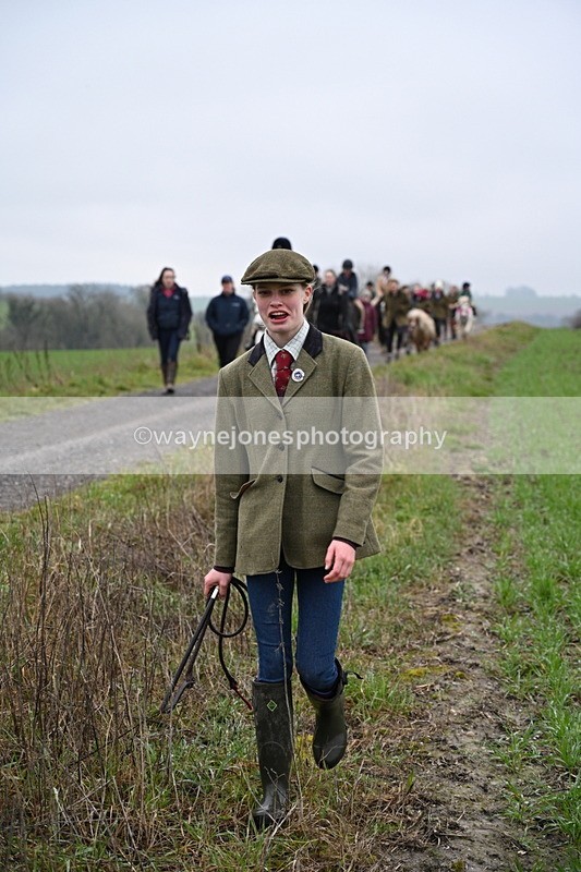 WJ7_9792 - Walk out..