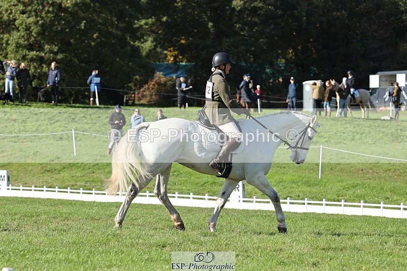 251024A-143700-14241 - G-572-Laura.Pitman With Trot Up