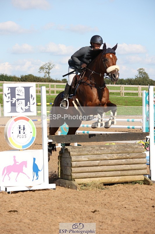 230915A-161409-03088 - Cls 6 Snr 1.05m Derby